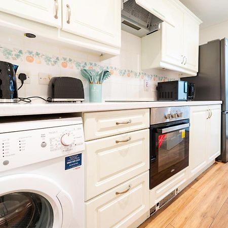 Bright And Spacious Flat With Free Parking Londres Exterior foto